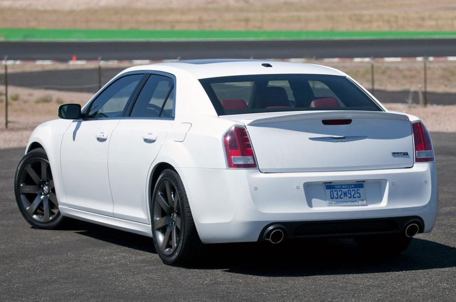  Chrysler 300C SRT8 2012 года  (фото 88 из 100)